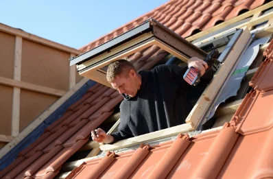 Pose de fenêtres de toit Velux à Malras